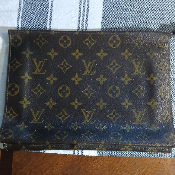 Louis Vuitton Monogram Clutch - Picture 1 of 15